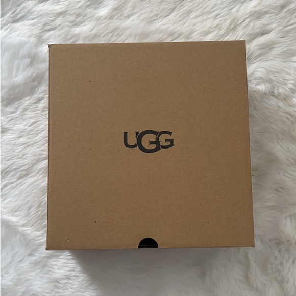 FUNKETTE UGGS - Picture 3 of 4